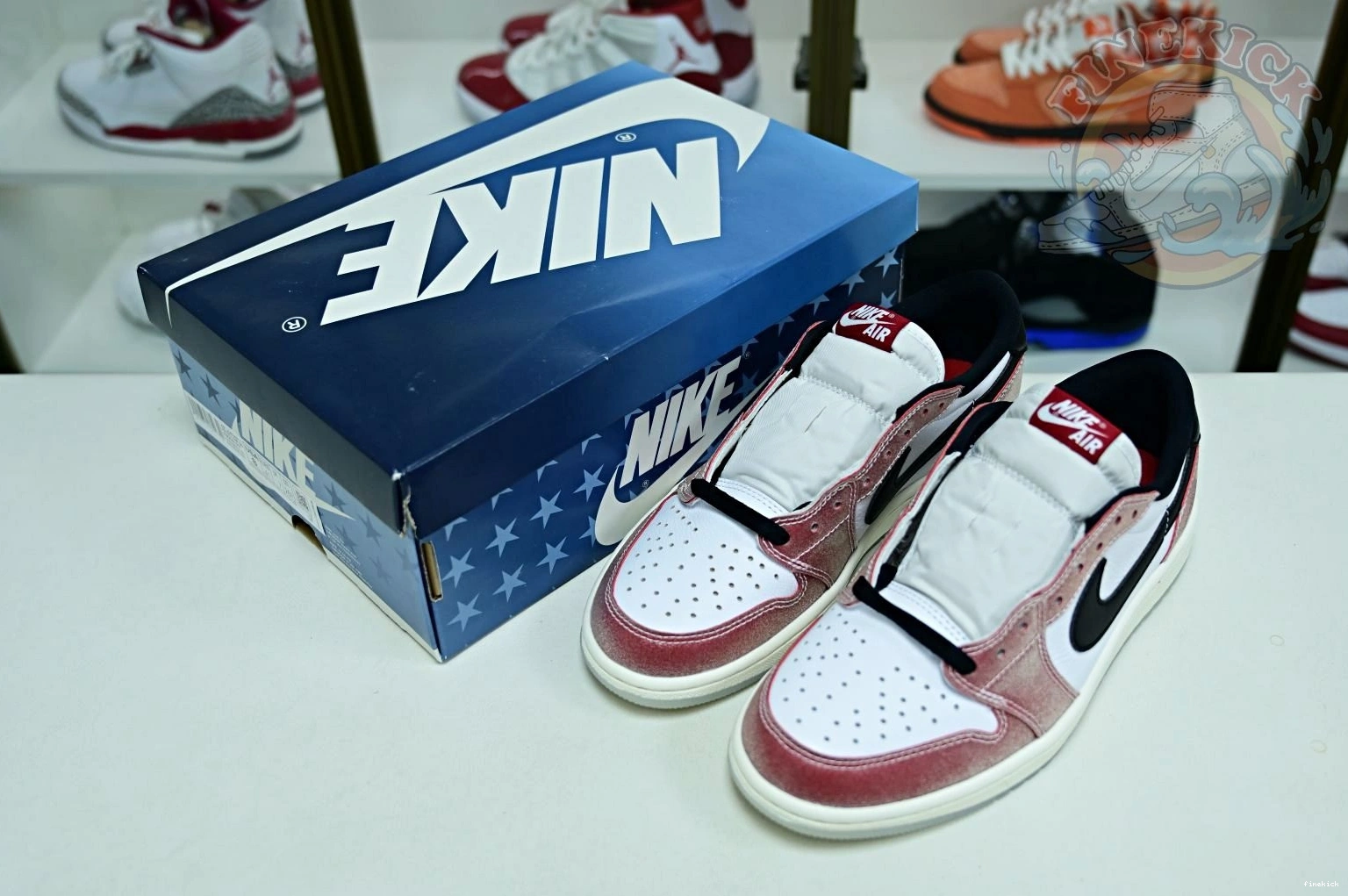 Room Trophy Jordan1 Low x Air Jordan OG 0731